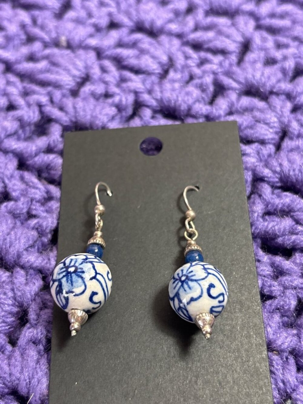 Blue White Floral Ceramic Pottery Bead Dangle Earrings Silvertone Hooks 1 inch